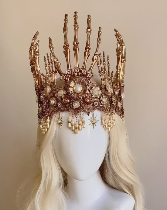 Gold Skeleton Crown,Gothic Halloween Tiara,Bone Queen Headdress,Skull Costume Look,Witchy Headpiece,Spooky Crown,Macabre Accessory