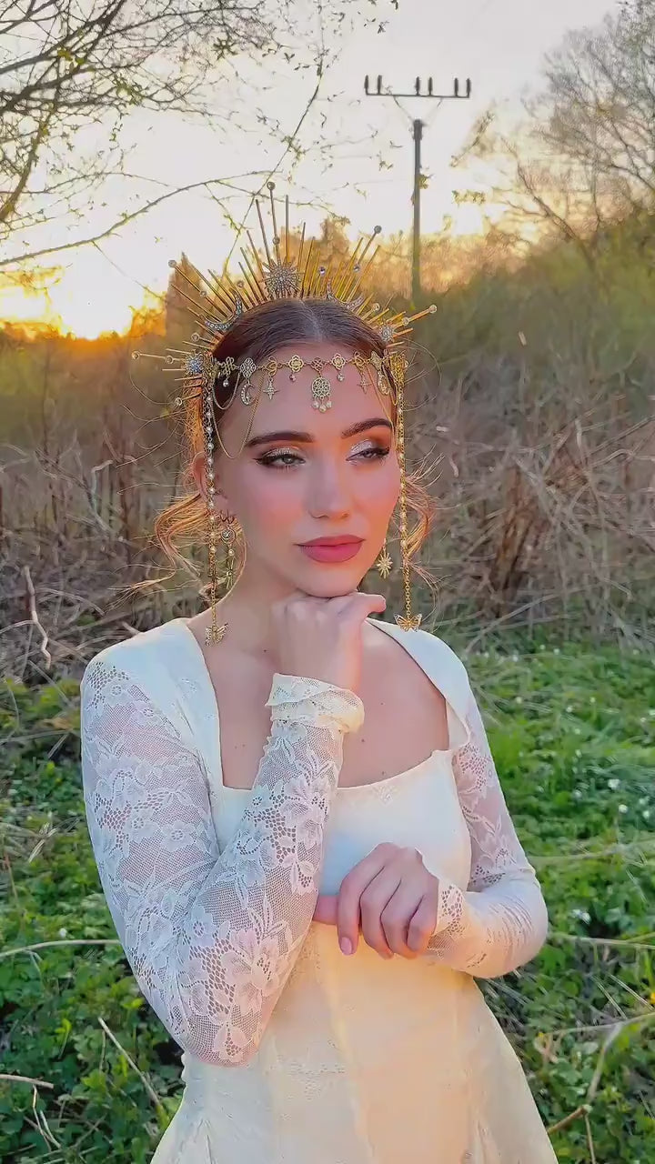Load and play video in Gallery viewer, Celestial Halo Crown: Gold Bridal Headpiece with Stars and Pearls
