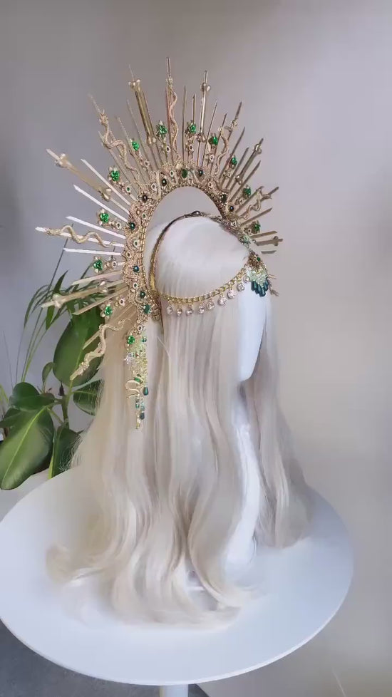 Medusa Halo Crown, Snake Goddess Tiara, Emerald Headpiece, Gold Costume Halo, Serpent Crown, Halloween Accessory, Fantasy Look, Ritual Wear