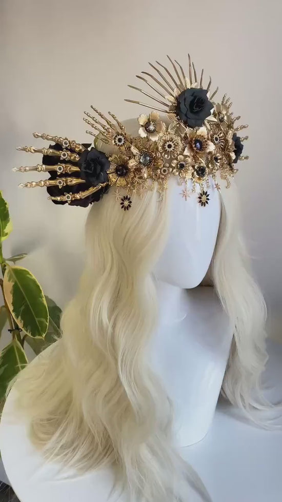 La Catrina Black Rose Crown, Gold Gothic Headdress, Día de los Muertos Halo Tiara, Dark Goddess Headpiece, Handmade Festival Skull Crown