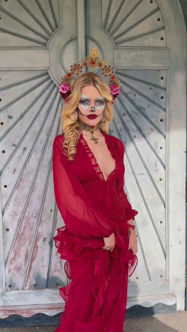 Load and play video in Gallery viewer, La Catrina Halo Crown, Día de los Muertos Headpiece, Antique Gold Sacred Heart Crown, Red Crystal Floral Halo
