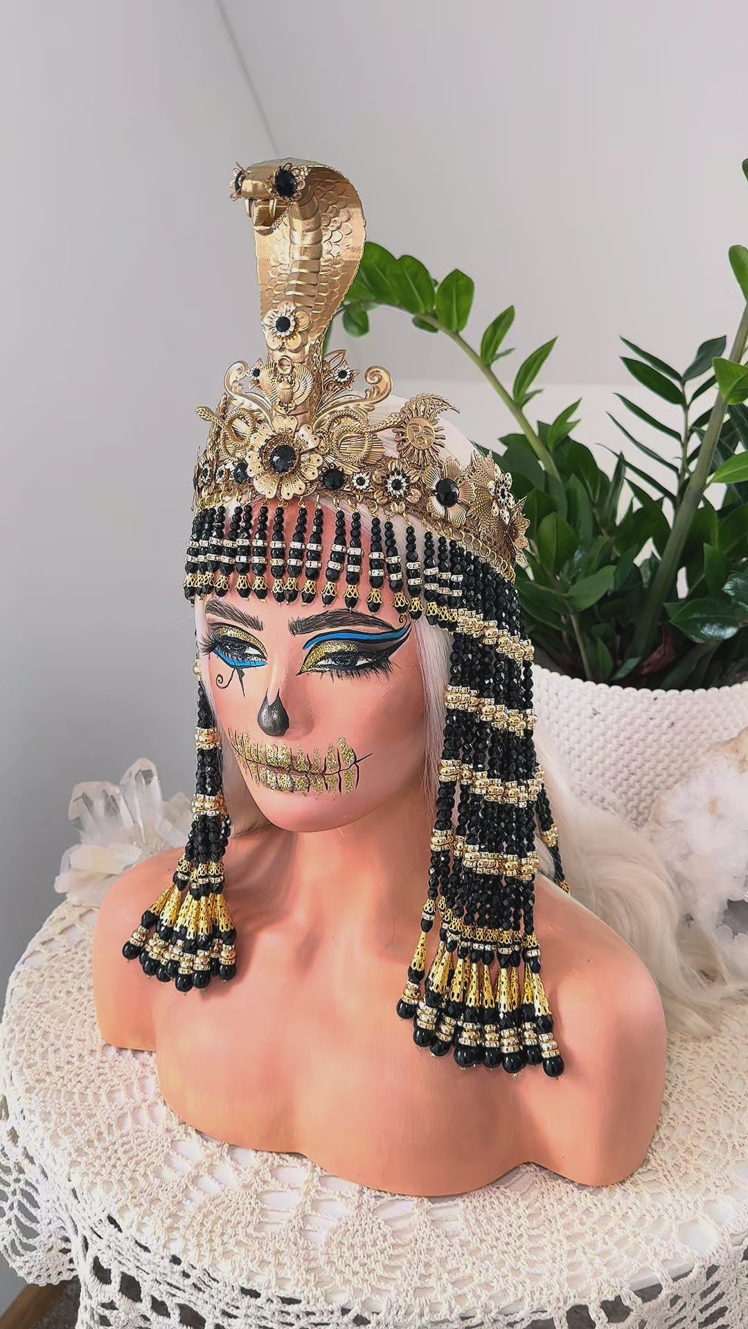 Load and play video in Gallery viewer, Black Cleopatra Crown, Egyptian Queen Headpiece, Beaded Cleopatra Headdress, Pharaoh Crown, Ancient Egypt Costume
