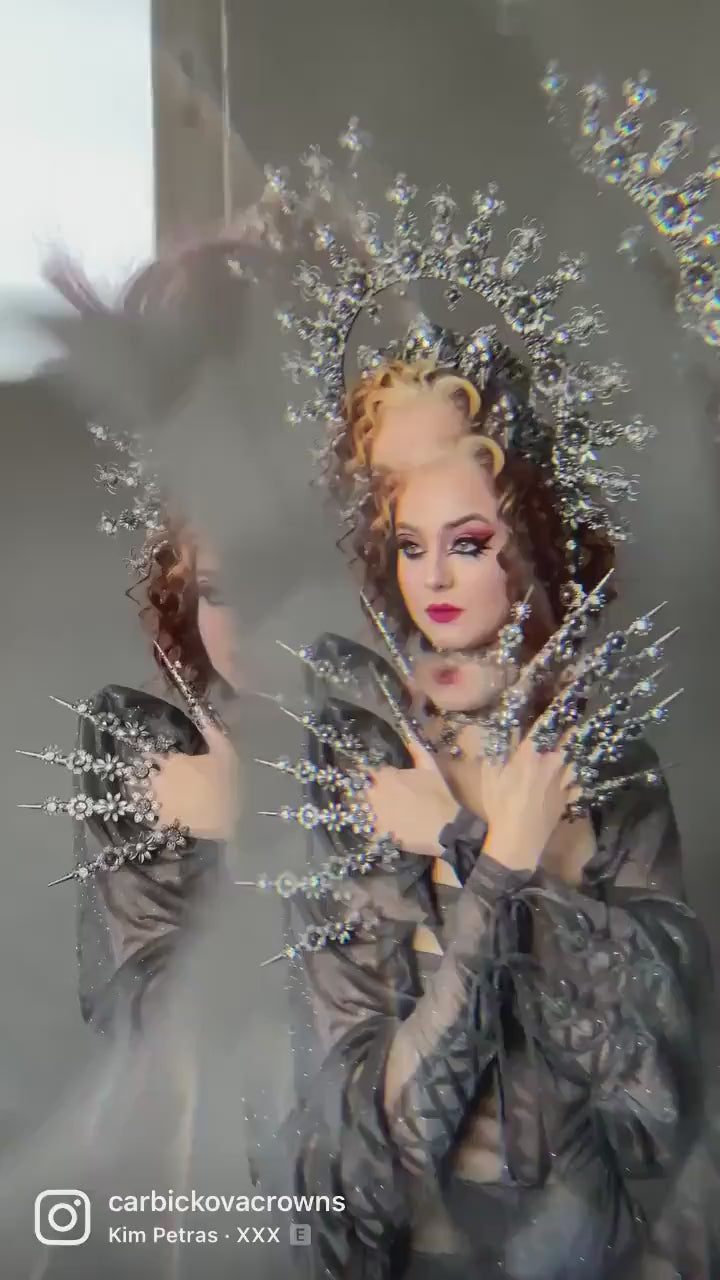 Silver Gothic Cross Halo Crown, Halloween Crown, Skull Headdress, Black Floral Crown, Dark Queen Costume, Gothic Tiara, Cosplay Crown