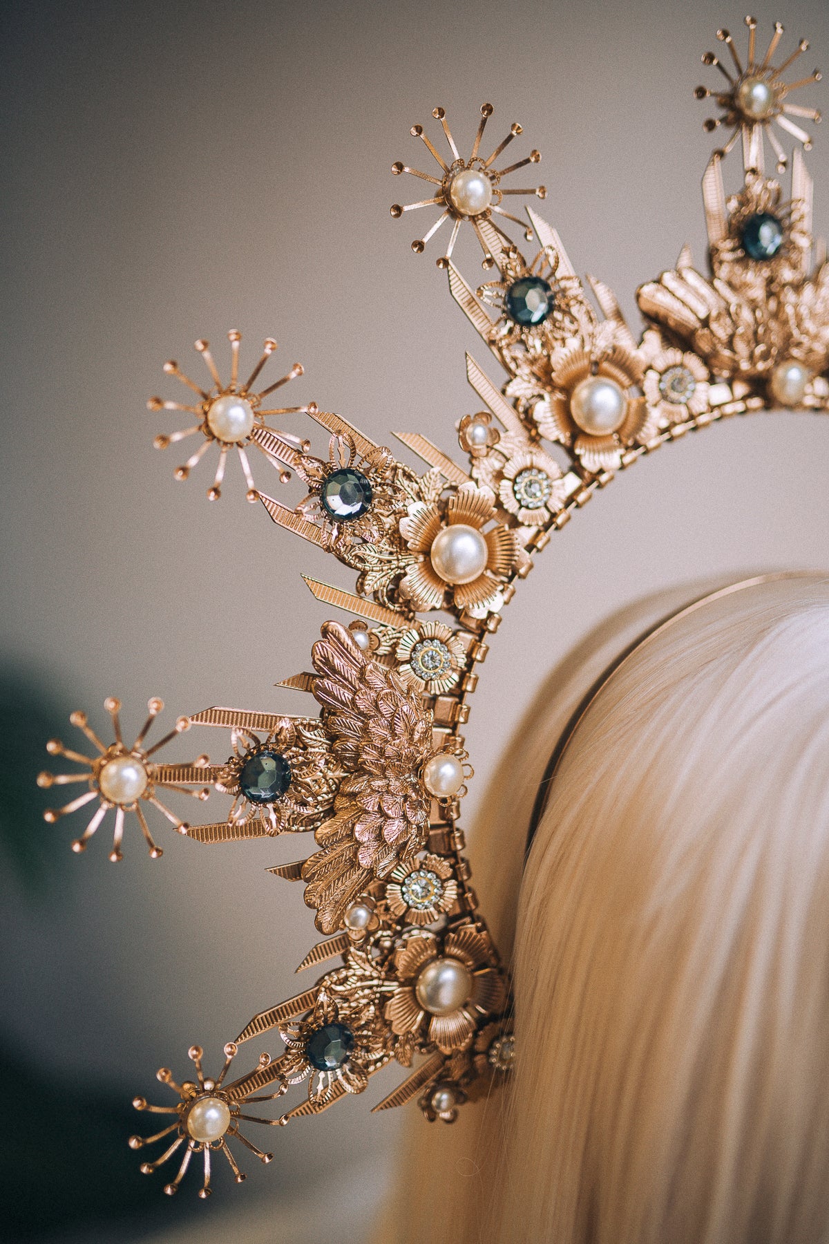 Load image into Gallery viewer, Gold Halo Crown Wedding Headpiece
