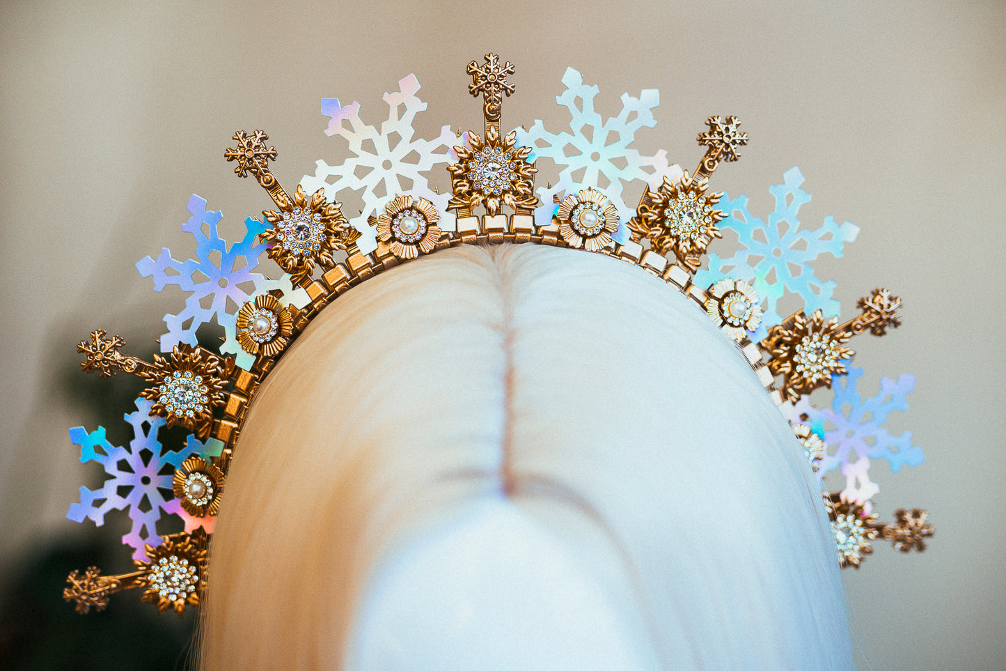 Load image into Gallery viewer, Snowflake Halo Crown Winter Tiara
