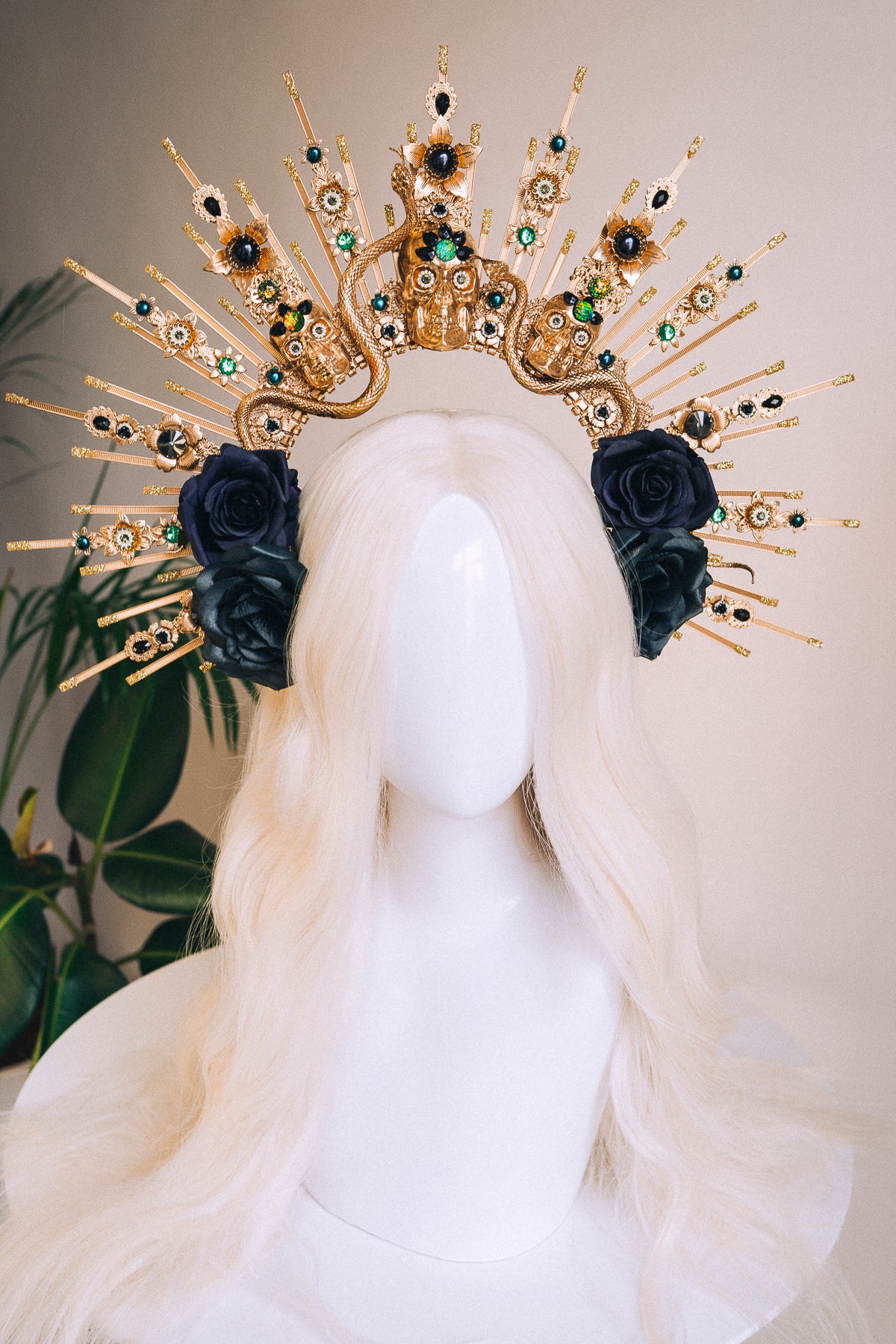 Load image into Gallery viewer, Hallowen Sugar Skull Crown
