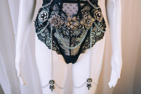 Load image into Gallery viewer, BELT Black Harness Festival Fashion
