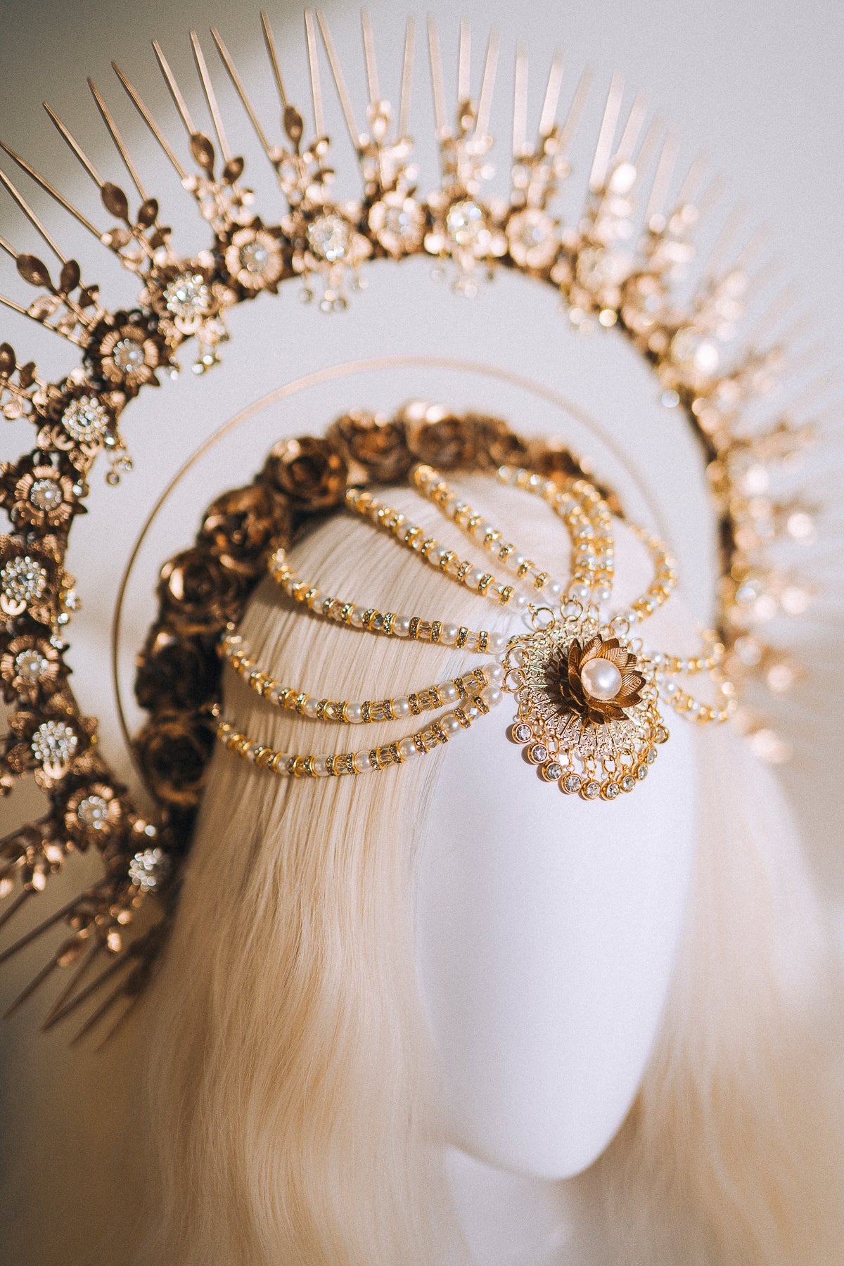 Load image into Gallery viewer, Sun Crown Celestial Wedding Headpiece
