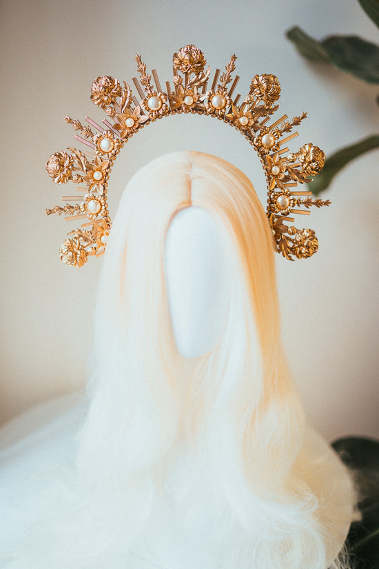 Load image into Gallery viewer, Beige Halo Crown Boho
