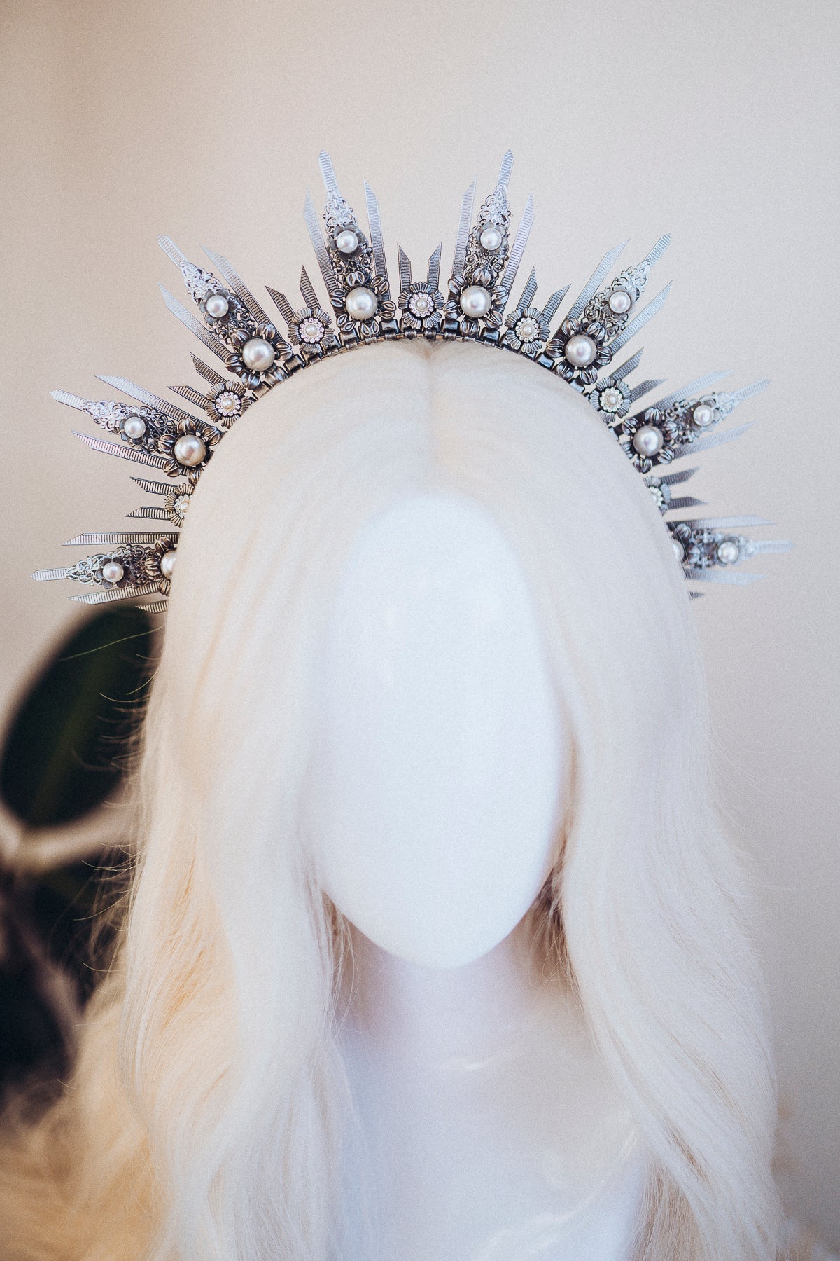 Load image into Gallery viewer, Platinum Halo Crown Festival Headband

