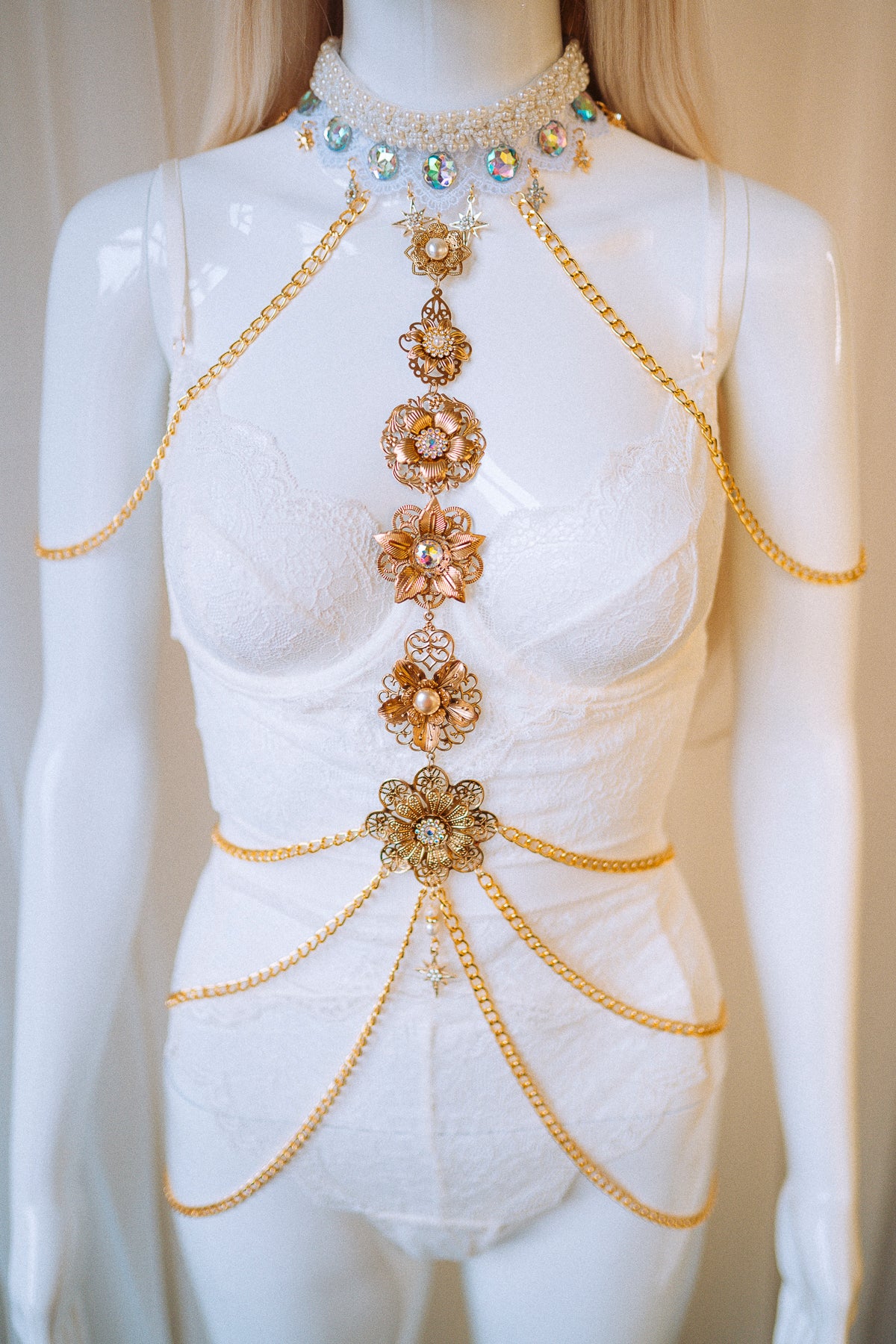 HARNESS Gold Harness Festival Fashion Body Jewelry – CARBICKOVA CROWNS