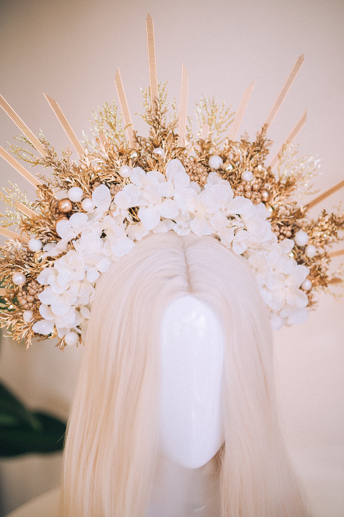 Load image into Gallery viewer, Gold Halo Winter Flower Crown

