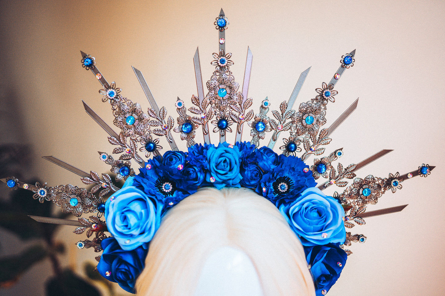 Load image into Gallery viewer, Flower Halo Crown Blue
