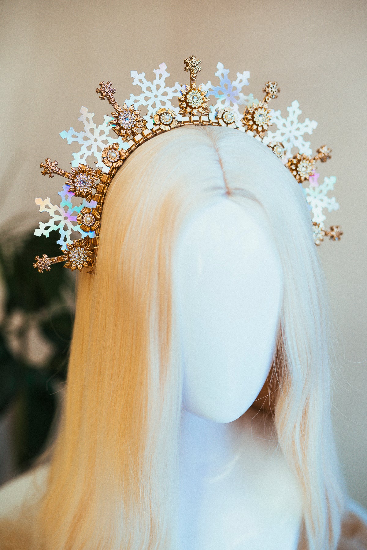 Load image into Gallery viewer, Snowflake Halo Crown Winter Tiara
