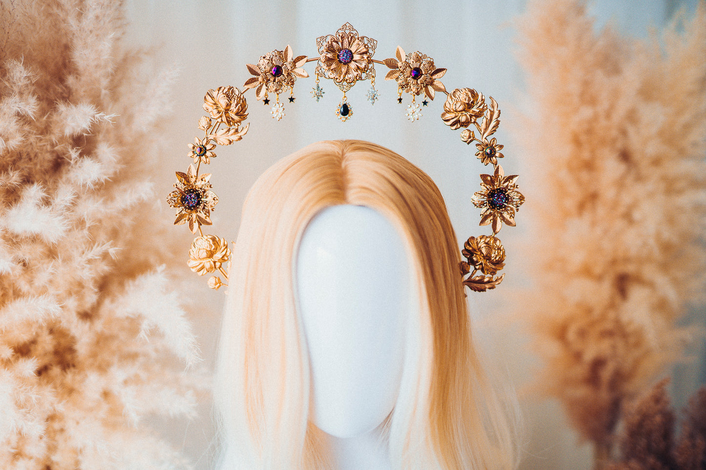 Load image into Gallery viewer, Peony Halo Crown Black
