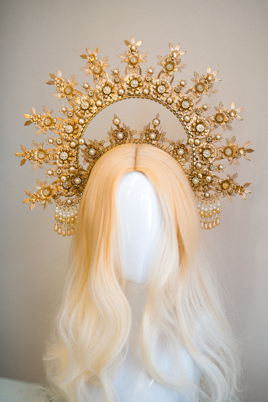 Load image into Gallery viewer, Queen Gold Halo Crown

