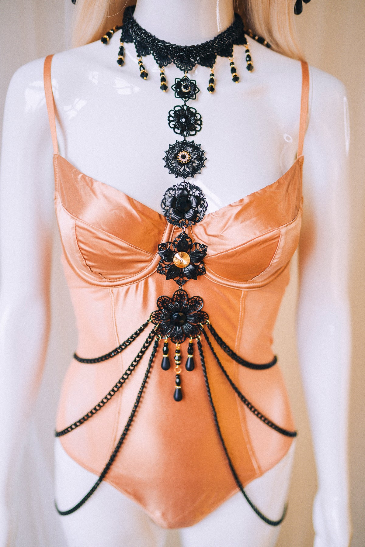 HARNESS Black Harness Festival Fashion Body Jewelry – CARBICKOVA CROWNS