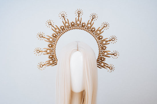 Load image into Gallery viewer, Beige Halo Crown
