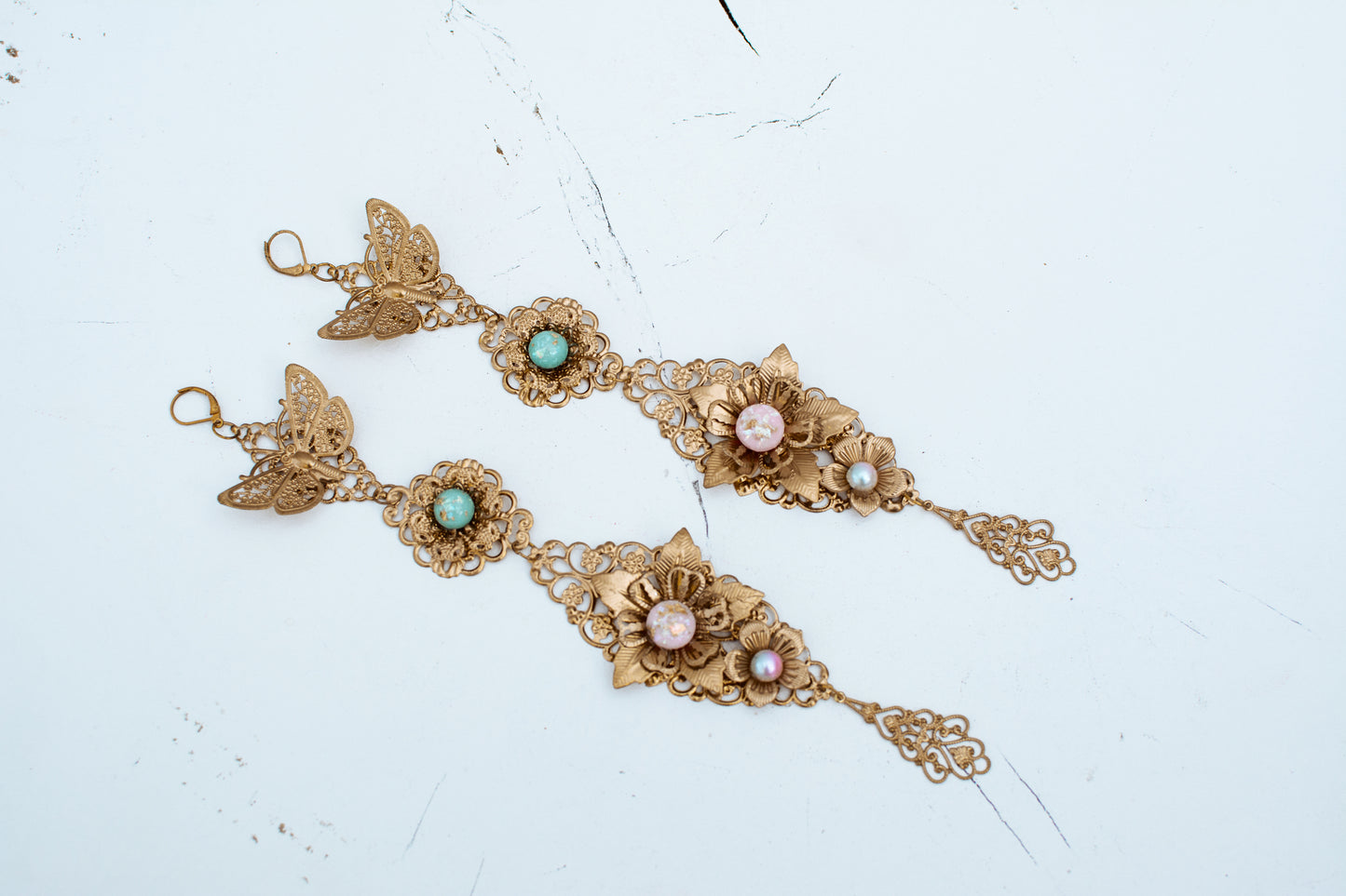Load image into Gallery viewer, Filigree Earrings
