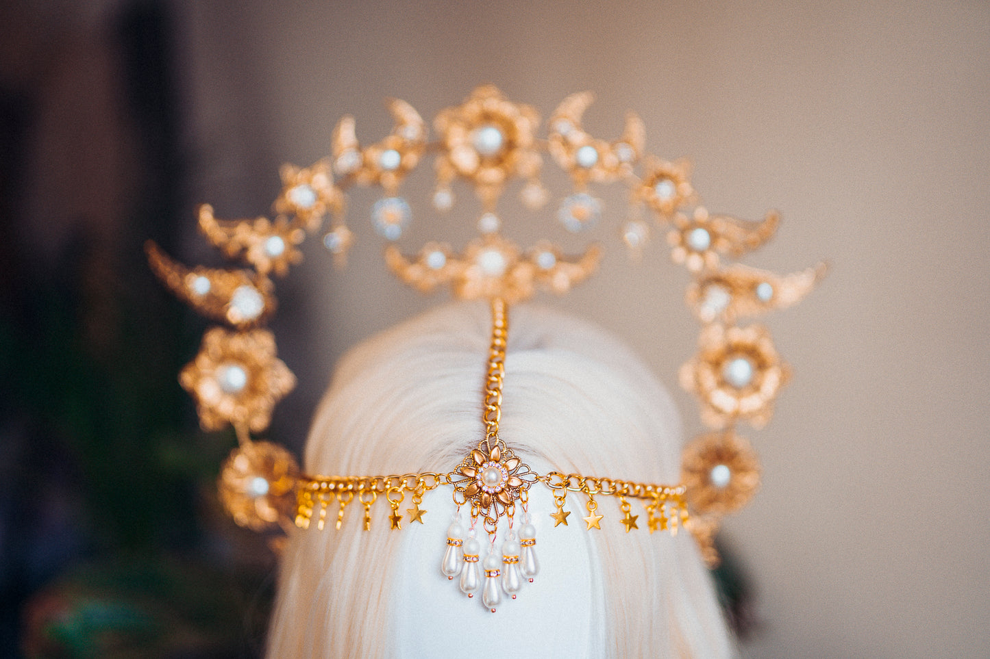 Load image into Gallery viewer, Angel Sun Crown Halo Headpiece Wedding Headband
