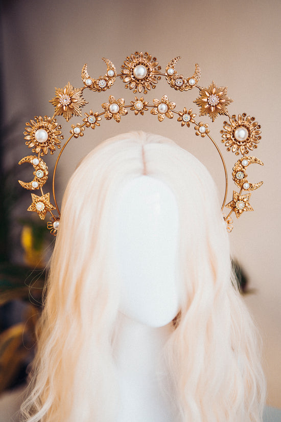 Load image into Gallery viewer, Angel Sun Crown Halo Headpiece Wedding Headband
