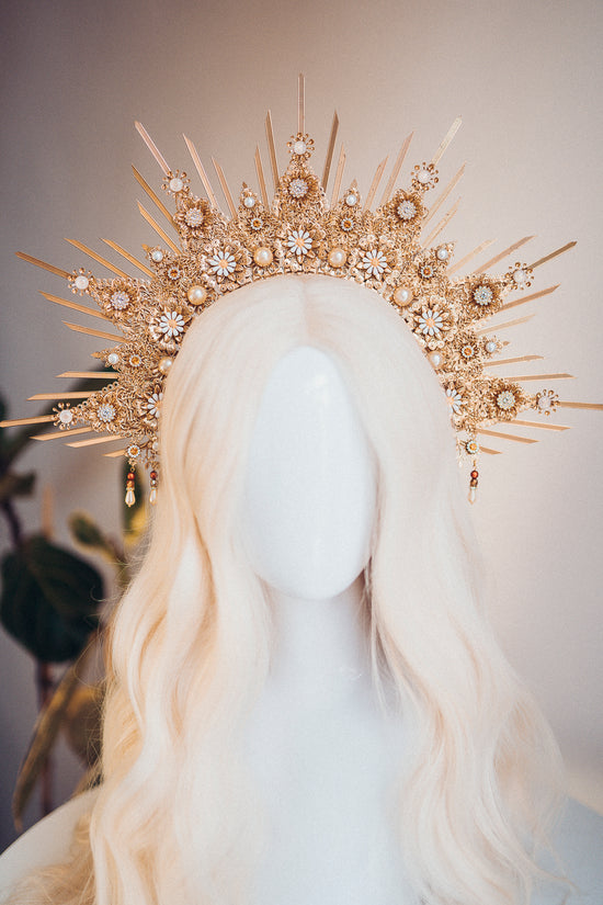 Load image into Gallery viewer, Beige Halo Festival Crown
