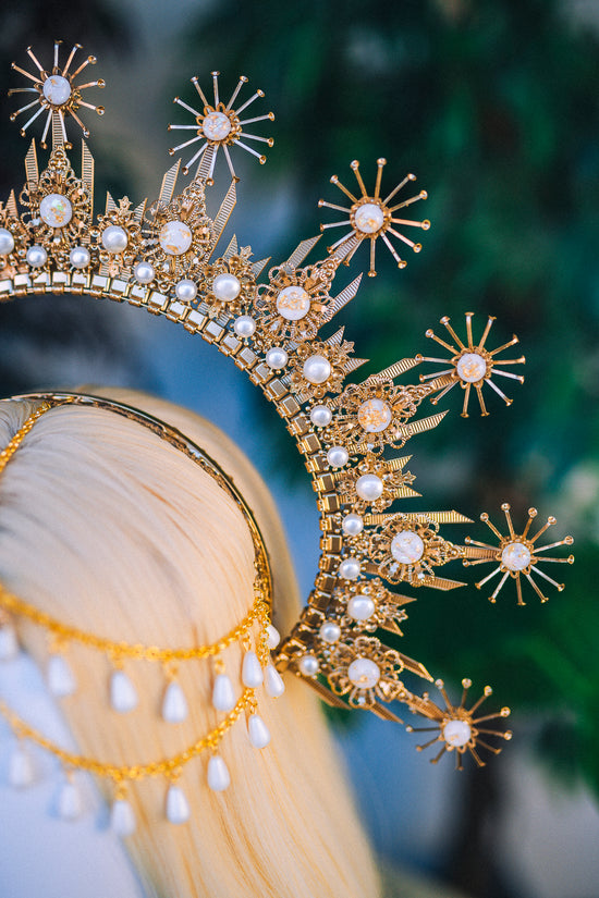 Load image into Gallery viewer, Gold Halo Crown Boho Wedding
